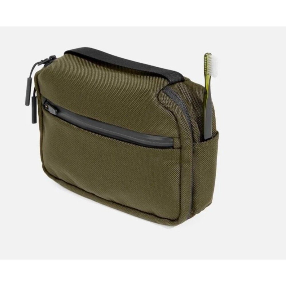 Aer Travel Kit 2 - Olive Dopp Kit  Toiletry Bag  Organizer Travel Gym Hanging
